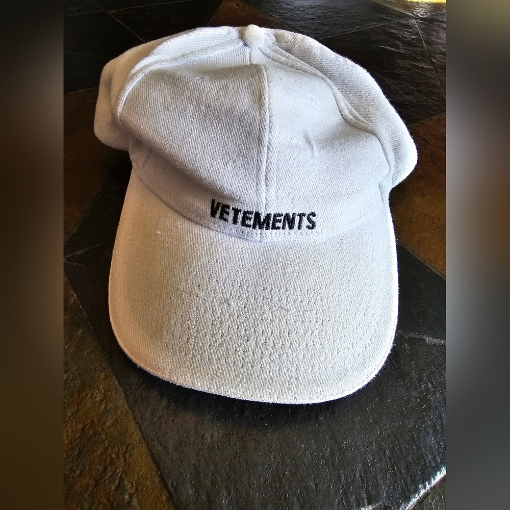 Vetements Cap